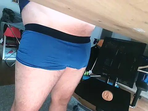 Snapshot of michaelm1983 chatting on 09-22-25, 06:48 michaelm1983 online show from 09-22-25, 06:48