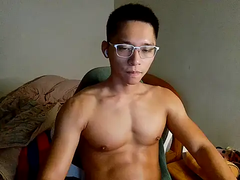 Snapshot of iron0401 chatting on 02-17-26, 04:02 iron0401 online show from 02-17-26, 04:02