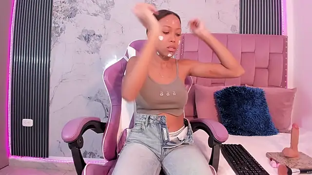 Mia Duarte1 online show from 11-26-25, 07:26