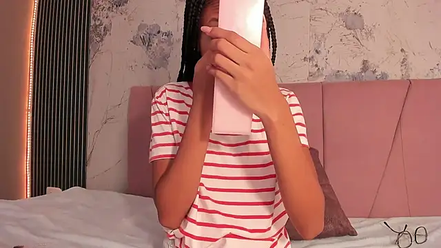 Mia Duarte1 online show from 07-30-26, 06:29