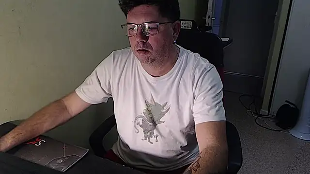 blueandwhite1 online show from 11-05-25, 08:14