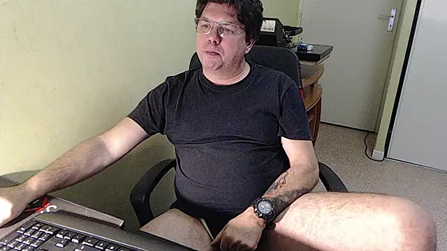 blueandwhite1 online show from 01-13-26, 05:29