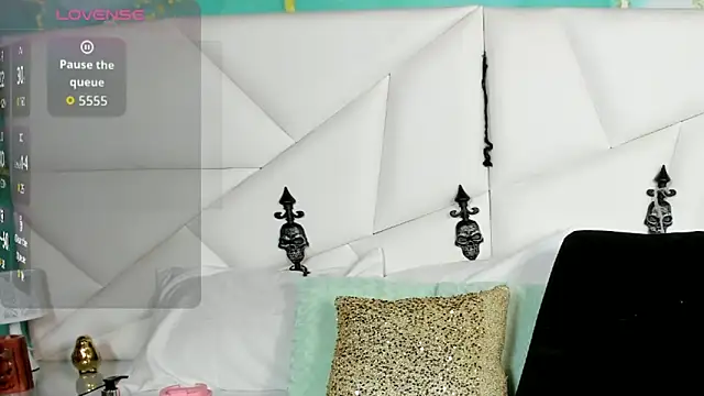 Snapshot of zafirodiva chatting on 10-16-25, 01:45 zafirodiva online show from 10-16-25, 01:45