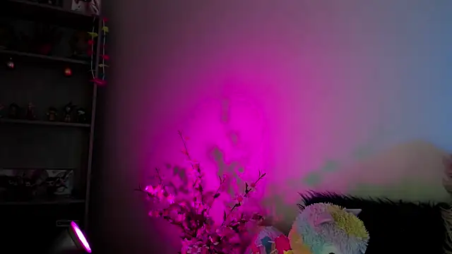 Snapshot of _chloe_moons_ chatting on 09-18-25, 07:49 chloe moons online show from 09-18-25, 07:49