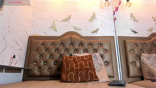 Zoe-Johnson  online show from 09-12-25, 09:37