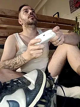 Snapshot of branletteur chatting on 02-05-26, 10:25 branletteur online show from 02-05-26, 10:25