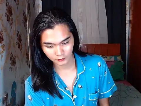 lady in moon online show from 03-15-26, 12:33