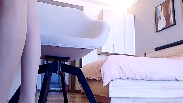 Snapshot of Tianxin6 chatting on 10-27-25, 12:15 Tianxin6 online show from 10-27-25, 12:15