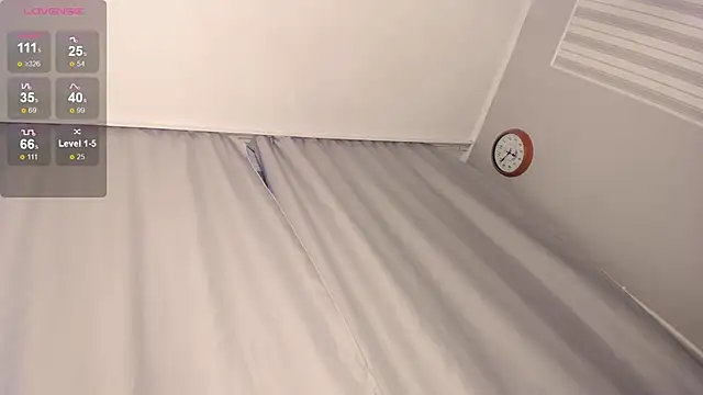 Snapshot of Liyafox chatting on 01-11-26, 11:15 Liyafox online show from 01-11-26, 11:15