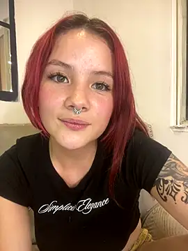 Snapshot of julse_ chatting on 10-18-25, 10:54 julse online show from 10-18-25, 10:54