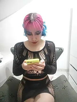 Snapshot of xRamona chatting on 10-23-25, 02:00 xRamona online show from 10-23-25, 02:00