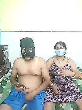 Snapshot of Renu_bhabhi03 chatting on 10-17-25, 04:09 Renu bhabhi03 online show from 10-17-25, 04:09