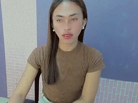 Snapshot of secretmiller_ chatting on 11-30-25, 02:32 secretmiller online show from 11-30-25, 02:32