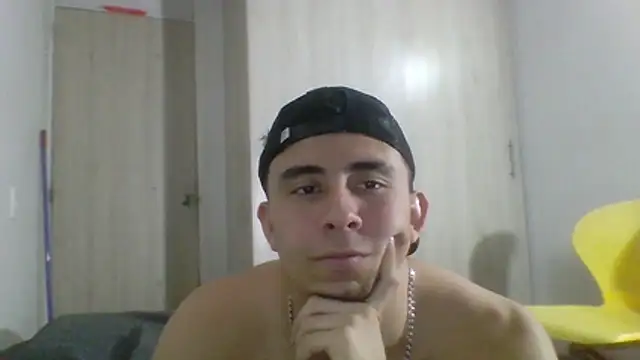Snapshot of Eross_Santy chatting on 07-11-26, 02:58 Eross Santy online show from 07-11-26, 02:58