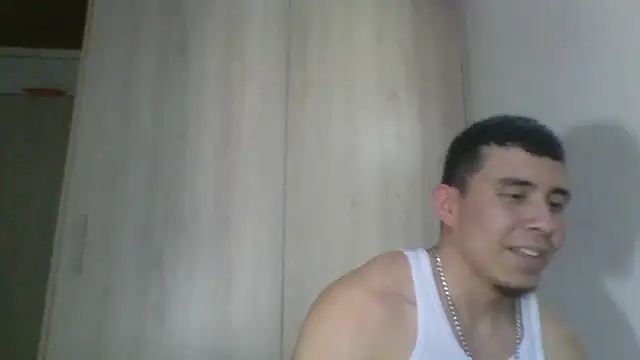 Snapshot of Eross_Santy chatting on 07-13-26, 10:12 Eross Santy online show from 07-13-26, 10:12
