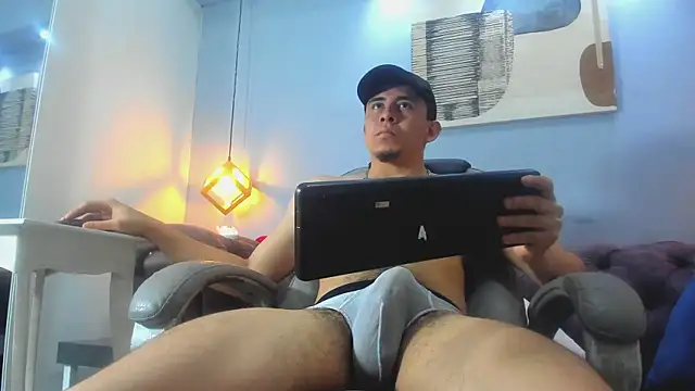 Snapshot of Eross_Santy chatting on 07-27-26, 02:57 Eross Santy online show from 07-27-26, 02:57