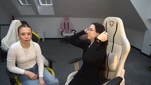 Snapshot of _Lili_054 chatting on 09-16-25, 10:16  Lili 054 online show from 09-16-25, 10:16