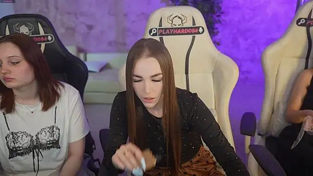 Ella 054 online show from 06-11-26, 02:37