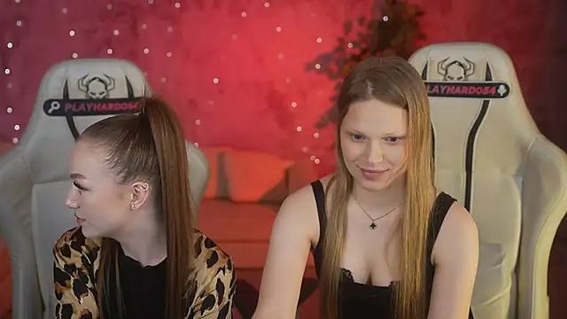 Ella 054 online show from 07-15-26, 06:35