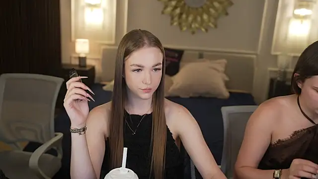 Ella 054 online show from 07-31-26, 10:36