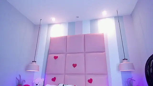 Snapshot of CarolinaFerrer chatting on 02-12-26, 01:28 CarolinaFerrer online show from 02-12-26, 01:28