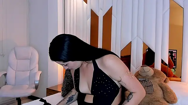 Snapshot of CarolinaFerrer chatting on 02-20-26, 01:11 CarolinaFerrer online show from 02-20-26, 01:11