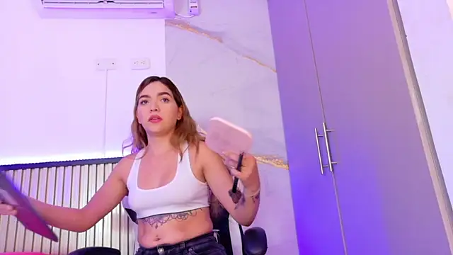 Sammy Lovee online show from 10-22-25, 07:24