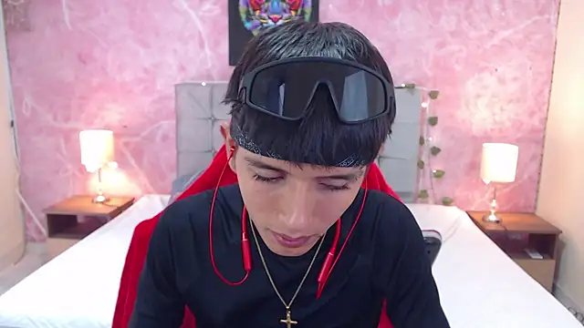 Snapshot of MAXIMILIANO__HOT chatting on 09-16-25, 05:58 MAXIMILIANO HOT online show from 09-16-25, 05:58