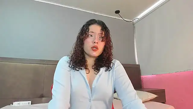 SamLuxuri online show from 09-29-25, 05:07