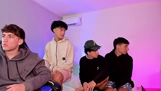 Handsomeboyss19 online show from 06-17-26, 12:46