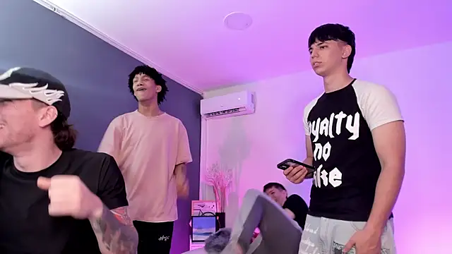 Handsomeboyss19 online show from 06-23-26, 01:20