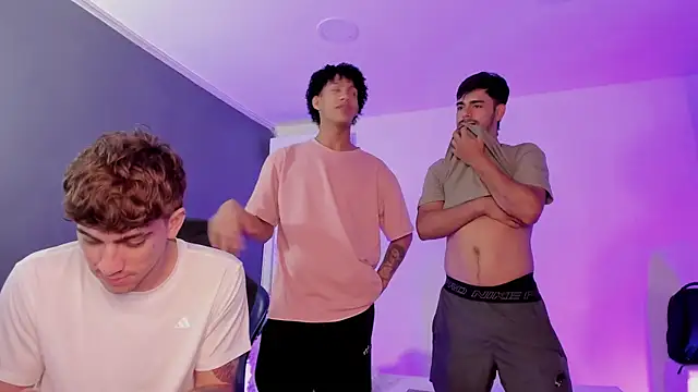 Handsomeboyss19 online show from 07-23-26, 09:24