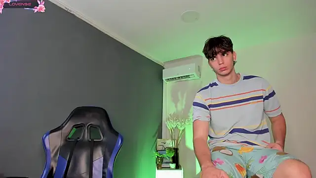 Handsomeboyss19 online show from 08-04-26, 07:16