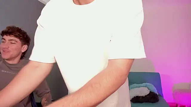 Handsomeboyss19 online show from 08-06-26, 07:16
