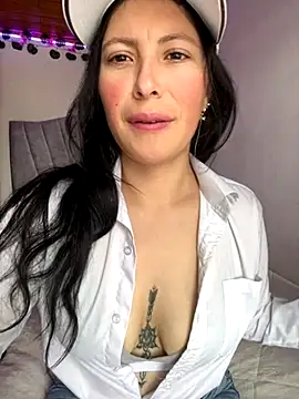 Snapshot of Mia_salinass chatting on 09-27-25, 07:41 Mia salinass online show from 09-27-25, 07:41