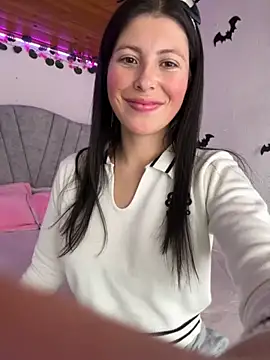 Mia salinass online show from 10-30-25, 07:58