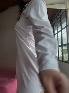 Mia salinass online show from 06-12-26, 05:45