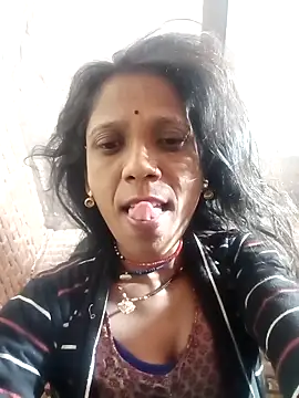 Snapshot of Xx_pooja chatting on 11-28-25, 07:38 Xx pooja online show from 11-28-25, 07:38