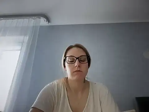 Snapshot of NikexPretty chatting on 09-24-25, 09:01 NikexPretty online show from 09-24-25, 09:01