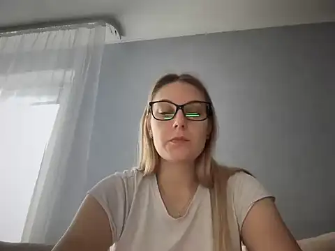 Snapshot of NikexPretty chatting on 10-02-25, 07:26 NikexPretty online show from 10-02-25, 07:26