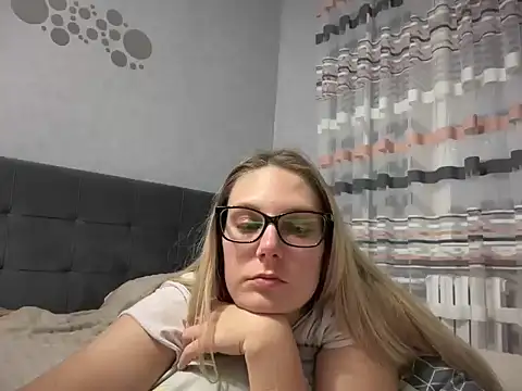 Snapshot of NikexPretty chatting on 10-04-25, 06:06 NikexPretty online show from 10-04-25, 06:06