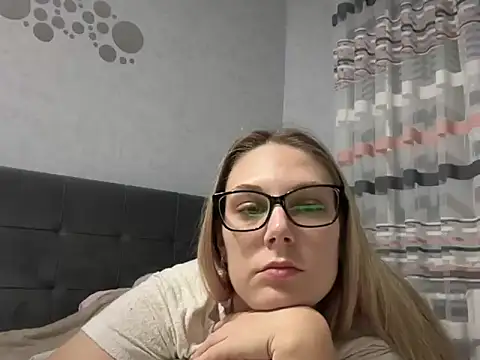 Snapshot of NikexPretty chatting on 10-10-25, 08:41 NikexPretty online show from 10-10-25, 08:41