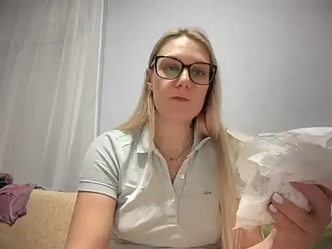 Snapshot of NikexPretty chatting on 11-03-25, 03:24 NikexPretty online show from 11-03-25, 03:24