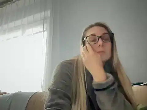 Snapshot of NikexPretty chatting on 11-21-25, 09:08 NikexPretty online show from 11-21-25, 09:08