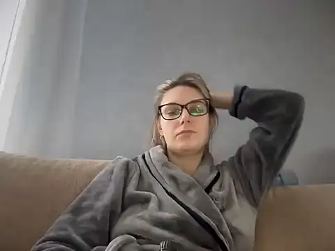 Snapshot of NikexPretty chatting on 11-22-25, 08:35 NikexPretty online show from 11-22-25, 08:35