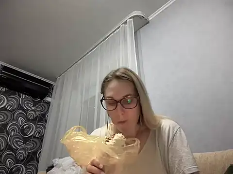 Snapshot of NikexPretty chatting on 01-10-26, 06:31 NikexPretty online show from 01-10-26, 06:31