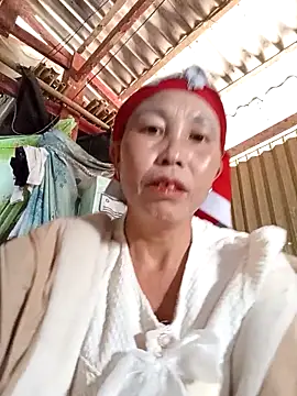 me-cute online show from 10-20-25, 01:17