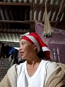 me-cute online show from 10-24-25, 11:34