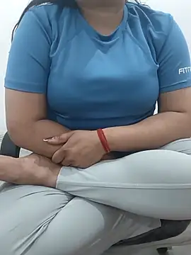 Snapshot of payal_261072_ chatting on 03-06-26, 04:20 payal 261072 online show from 03-06-26, 04:20