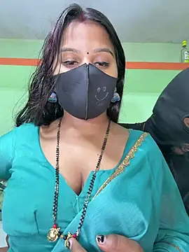 Snapshot of Shneeha_le chatting on 02-20-26, 05:02 Shneeha le online show from 02-20-26, 05:02